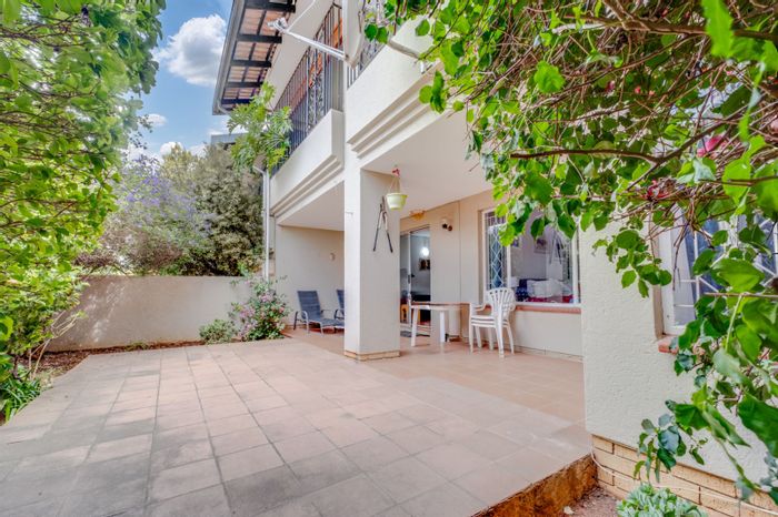 Fairland Townhouse For Sale: 3 Bedrooms, 2 Bathrooms, Secure Complex, Private Park Access.