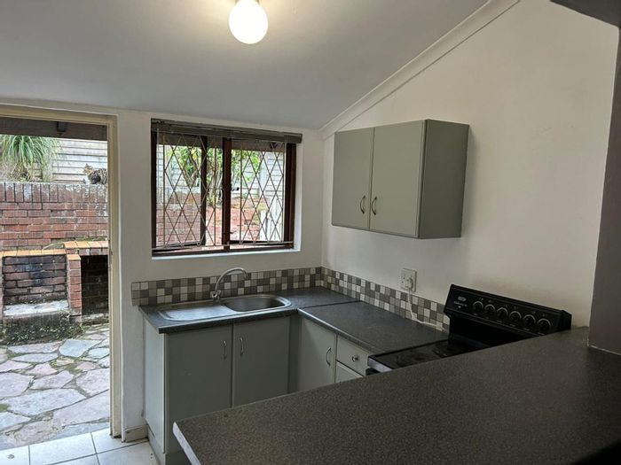 To Rent: Apartment in Dawncrest with 1 bedroom, open-plan living, and secure parking.