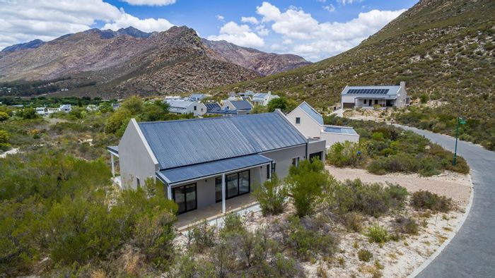 House for Sale in Montagu Central: 4 bedrooms, open-plan living, braai patio, garage.