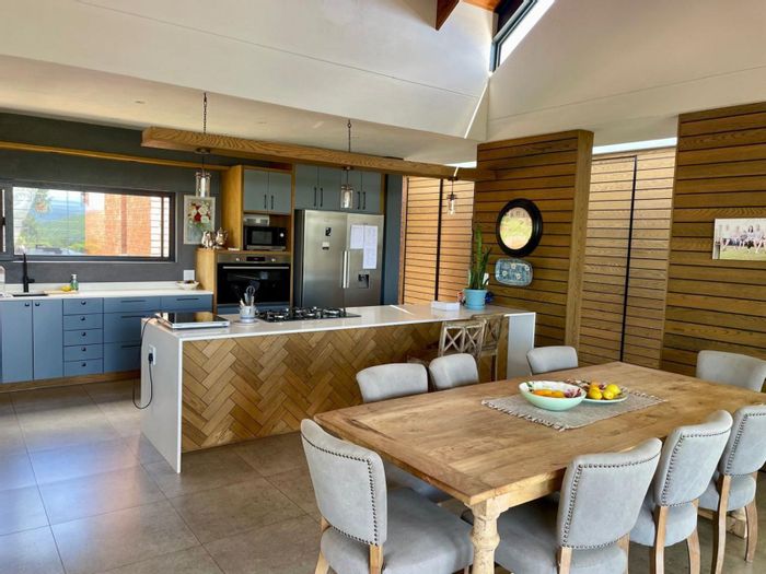 Hazyview Rural House For Sale: Wildlife estate, pool, 3 en-suite bedrooms, spacious living.