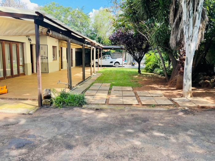 For Sale: House in Lyttelton Manor with pool, solar power, and no loadshedding.