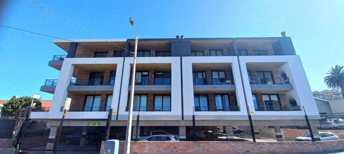 For Sale: Apartment in Mossel Bay Central with sea views, rooftop pool, and parking.