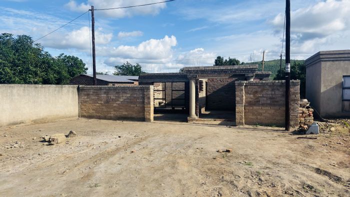Nkowankowa House For Sale: RDP home, 7-room build, fruit trees, fiber internet.