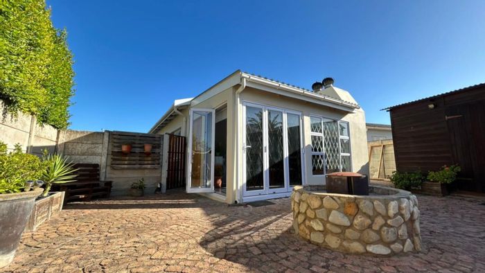 2-Bedroom House with Braai Room & Large Carport - For Sale in Riversdale Central