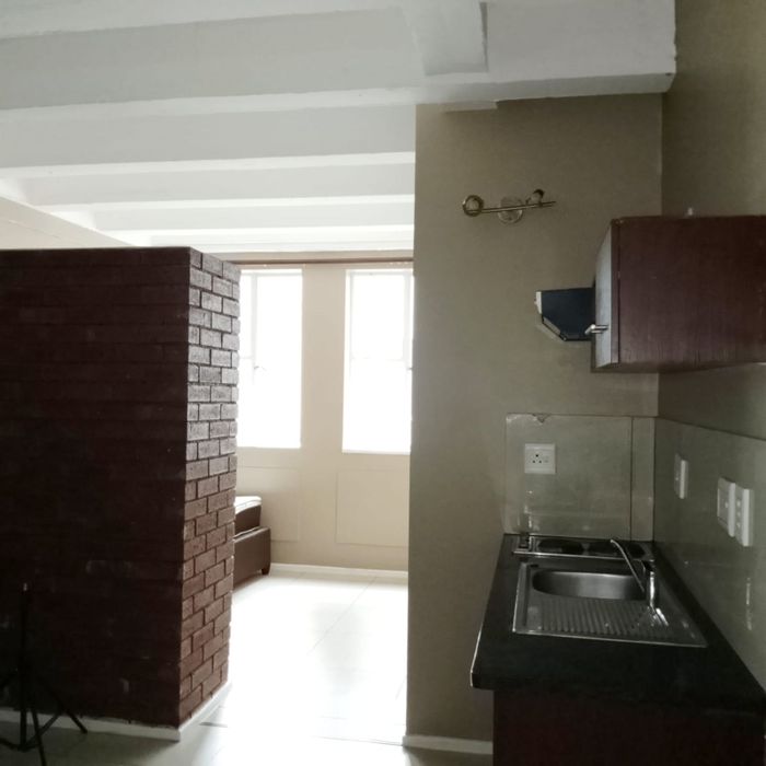 Studio Apartment For Sale in Braamfontein: Ideal for investors, close to amenities.