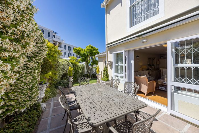 Wynberg Upper Townhouse For Sale: Security complex, patio, garden, garage, parking.