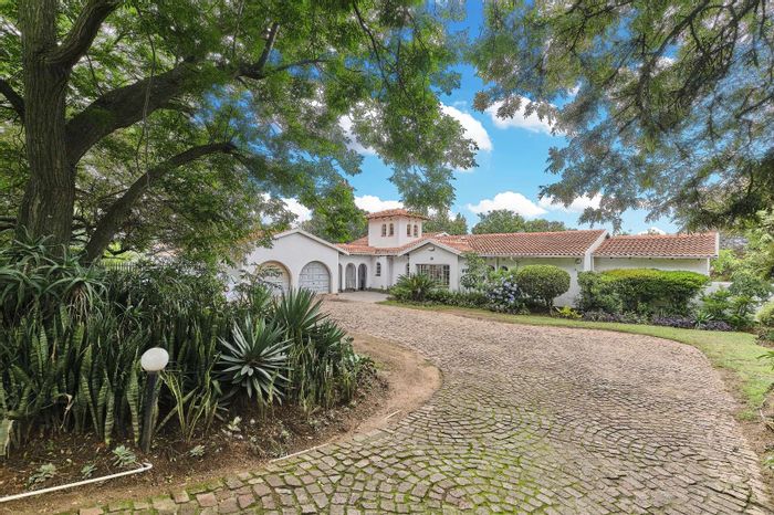 Spacious 5-Bed House in Bryanston with Solar, Pool, and Security Features - To Rent