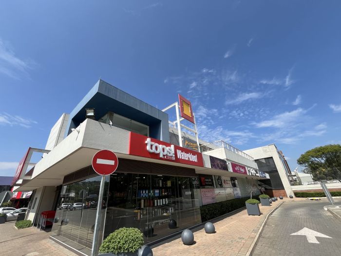 Retail Space To Rent in Brooklyn: Ideal for Destination Businesses with Flexible Layout.