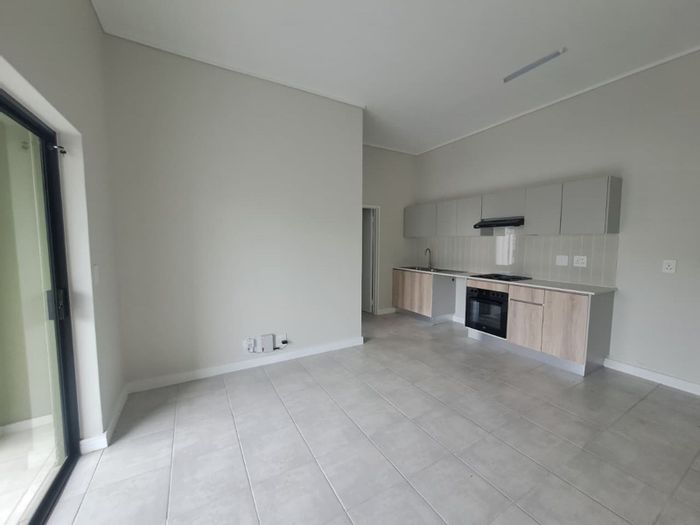 Mooikloof Apartment To Rent: 1 Bed, 1 Bath, convenient urban living space.