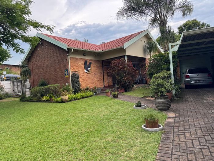 House For Sale in Nelspruit Ext 4: 3 beds, large stand, development potential.