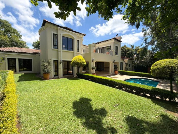 Broadacres House For Sale: 4 beds, pool, office, solar, secure estate living.