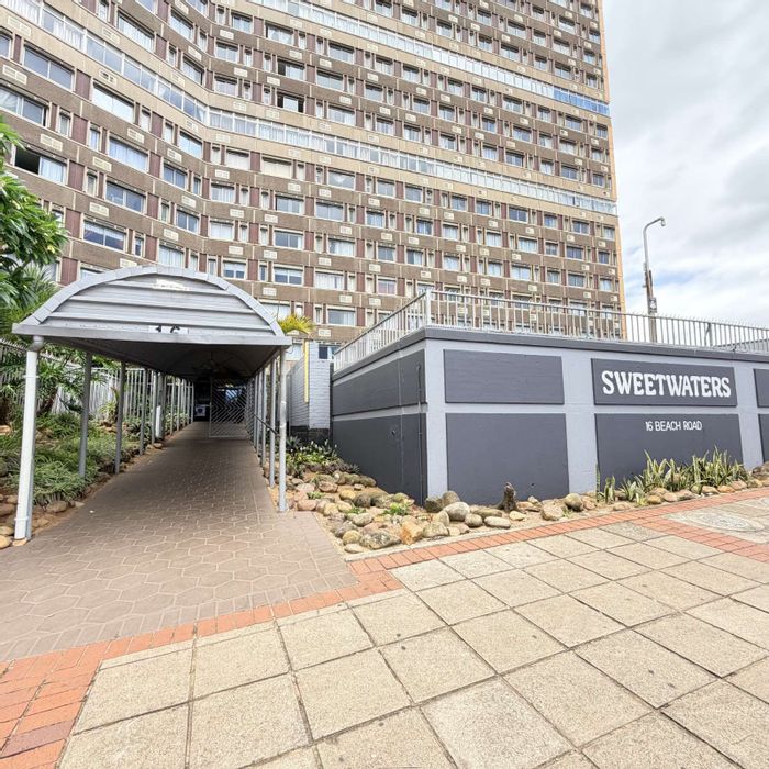 Amanzimtoti Apartment For Sale: 1 Bed, Ocean Views, Pools, Kids' Area.