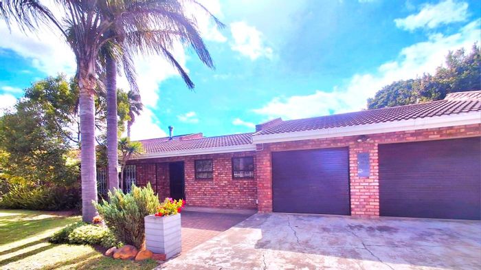 For Sale: Spacious 4-Bedroom House in Loerie Park with Pool and Solar.