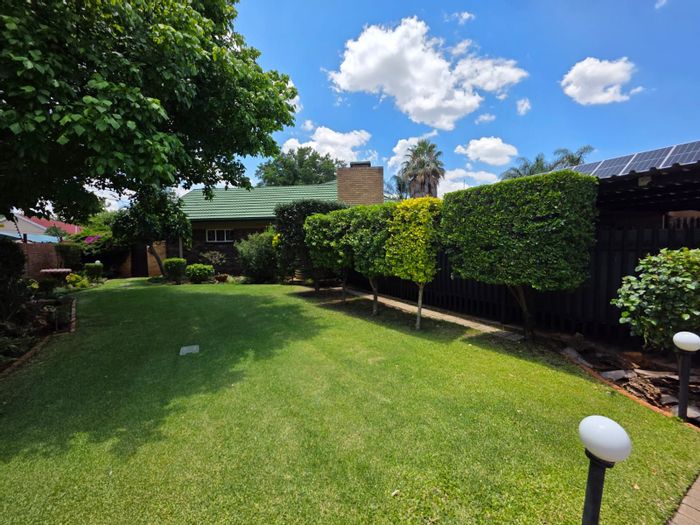 Hillcrest House For Sale: 4 beds, pool, solar, garden, versatile home offices.