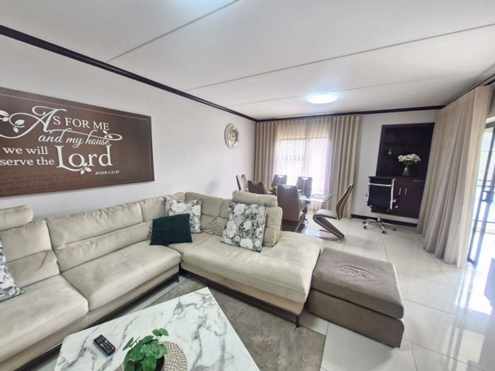 Fully furnished 3-bedroom apartment in Fourways, available to rent March 2026.