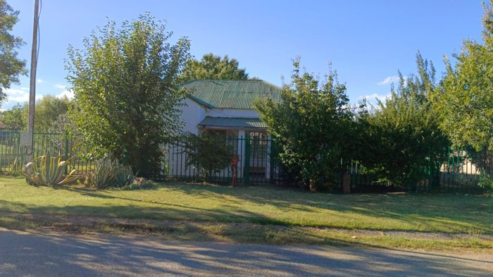 For Sale: House in Marquard Central with spacious backyard and adaptable layout.