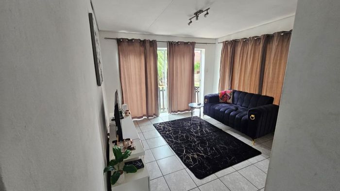 Blairgowrie Apartment To Rent: 1 bed, private entrance, open plan living, parking included.