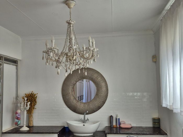 Kuruman Central House For Sale: Spacious double stand, solar system, pool, secure living.