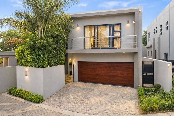 Bryanston Cluster For Sale: 3 bedrooms, en-suites, open-plan living, scullery.