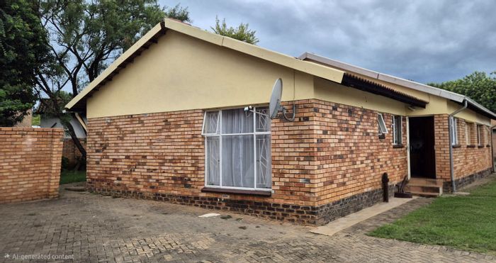 For Sale: Townhouse in Lydenburg Central with private garden and garage.