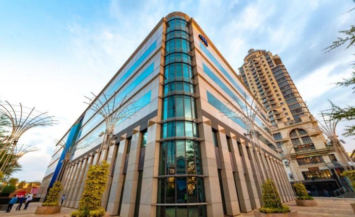 To Rent: 947m² Commercial Office in Sandton Central with top-tier amenities.