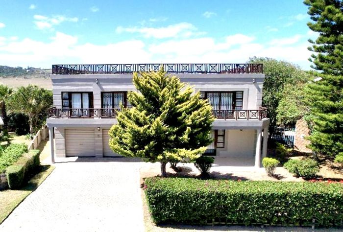 Coastal house in Tergniet for sale: 5 bedrooms, ocean views, garden, braai room.