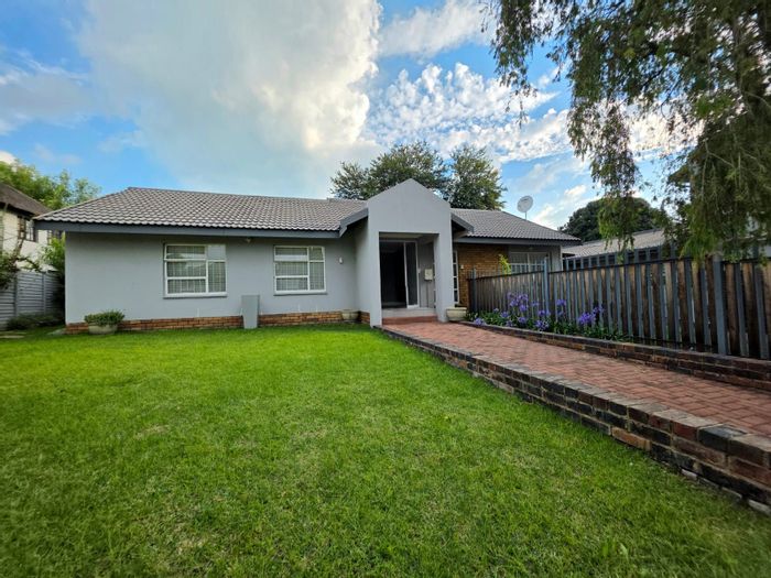 For Sale: Two 3-bedroom houses, lapa, inverter systems, Secunda Central.