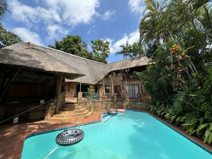 For Sale: Arborpark House with 4 beds, pool, flatlet, and spacious garden.