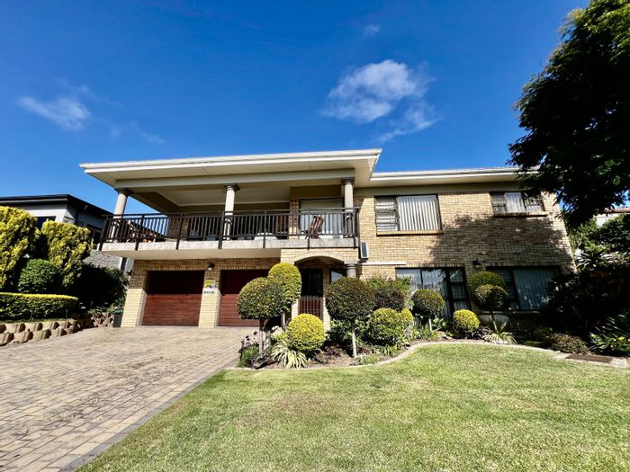 Spacious 4-bedroom house with flatlet, views, and braai area in Fraaiuitsig. For Sale.