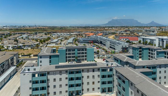 For Sale: 2-Bedroom Apartment in Parklands East with Secure Access and Parking.