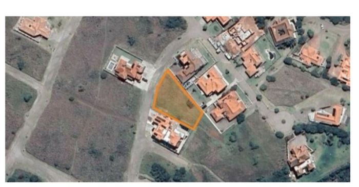 Seaview house for sale in Khamanga Bay with private beach access and amenities.