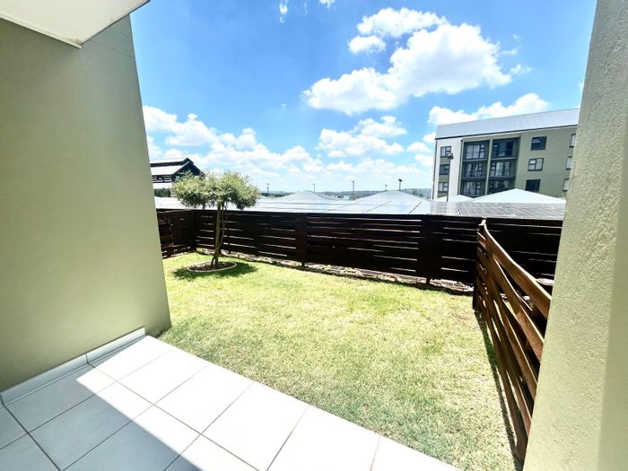 Ground floor apartment in Mooikloof, 2 beds, 2 baths, secure living. To Rent.