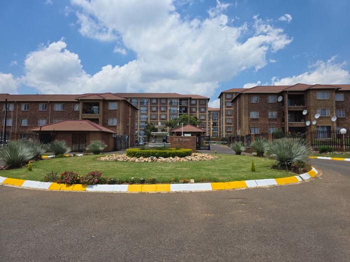 For Sale: Apartment in Karenpark with 2 beds, balcony, and secure access.