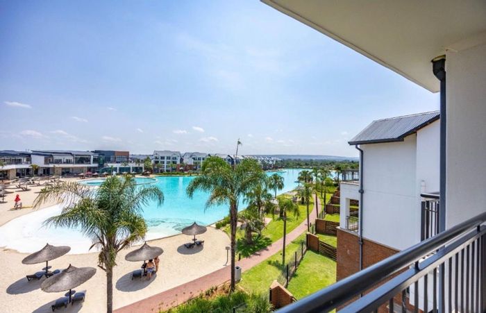 Silver Lakes Apartment To Rent: Resort-style living, secure entry, access to Crystal Lagoon.