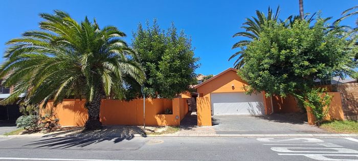 House To Rent in West Beach: 3 Bedrooms, garden, double garage, near beach.