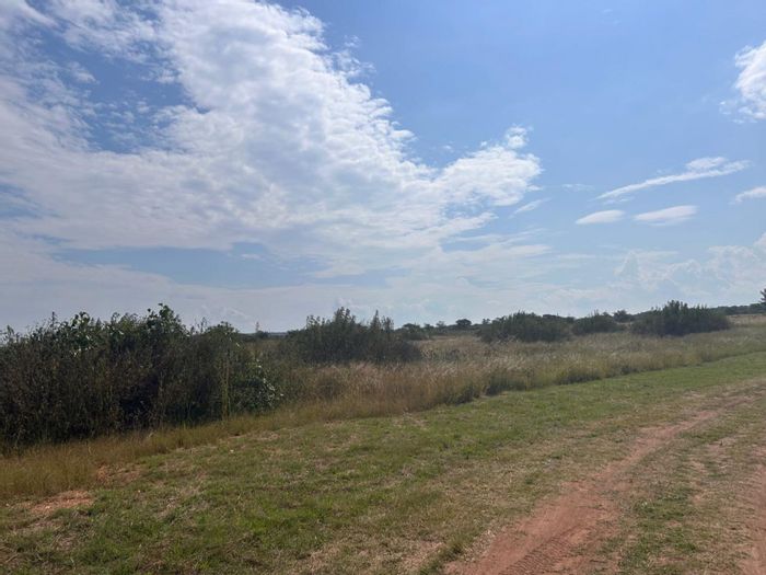 For Sale: Farm in Myngenoegen AH with 2.1 hectares and prime visibility.