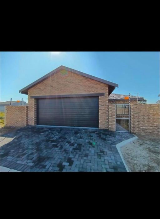 For Sale: Fairview House with 3 Bedrooms, 2 Bathrooms, and Double Garage.