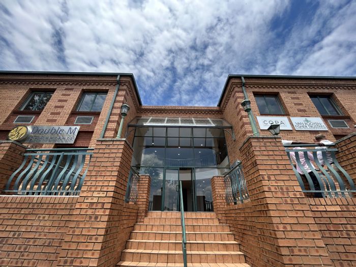 Office Space To Rent in Menlyn: Customizable layout, balcony access, secure environment.