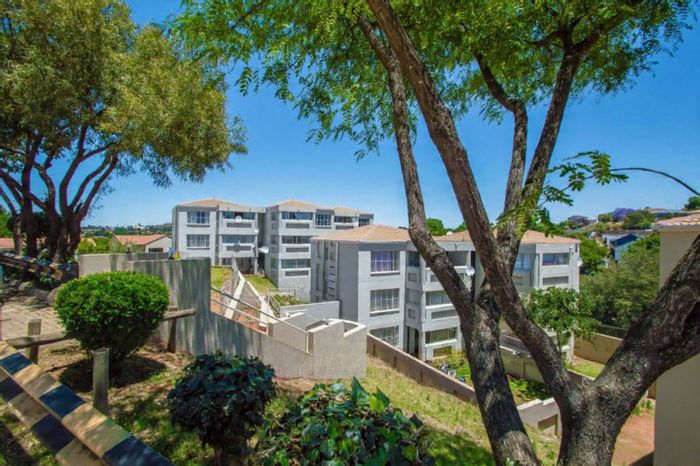 For Sale: 3-Bedroom Apartment in Discovery with pool, security, and convenient access.