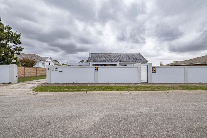 For Sale: Westering House with pool, garden, backup water system, and expansion potential.