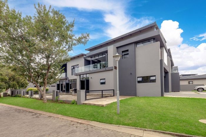 For Sale: House in Copperleaf Estate with 5 bedrooms, studies, and outdoor amenities.