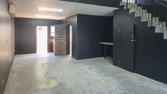 Versatile 89 sqm office in Ballito Commercial District, ideal for various businesses. To Rent.