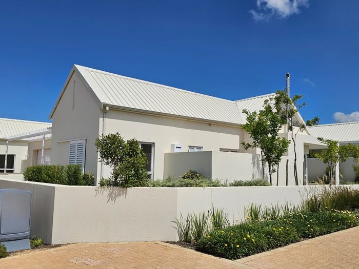 For Sale: House in Glenwood with 2 beds, 2 baths, double garage.