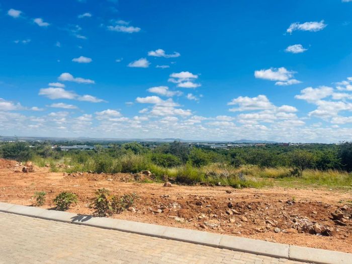 Vacant Land Residential for Sale in Bendor: 922m² with leasehold options available.