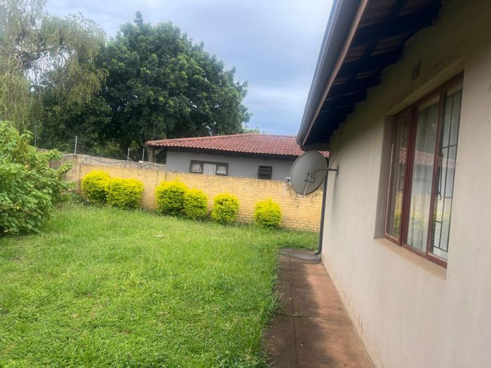 3 Bedroom Apartment For Sale in Empangeni Central with security and amenities access.