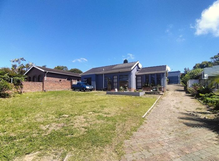 Amalinda Apartment To Rent: En-suite rooms, communal kitchen, secure parking available.