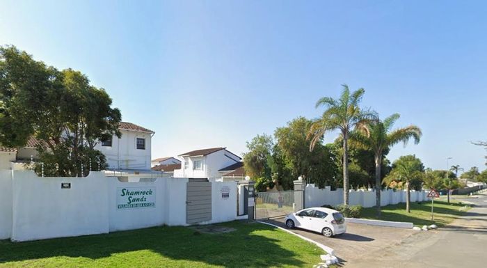 3-Bedroom Townhouse To Rent in Beacon Bay with secure parking and braai area.