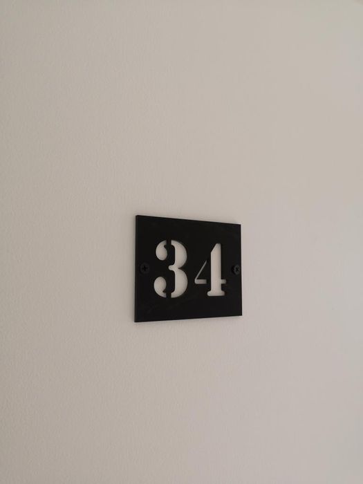 Furnished 1-bedroom apartment in East London Central, communal kitchen, secure access. To Rent.