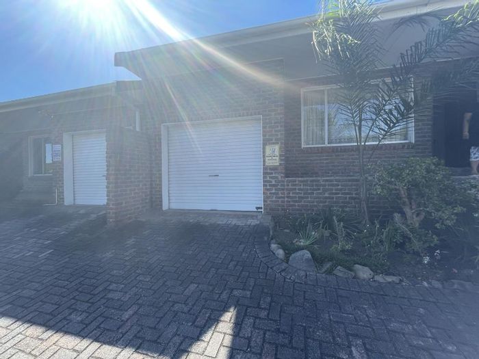 Property #10966, Townhouse rental monthly in Bonnie Doon