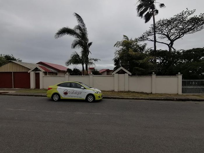 Sunnyridge Apartment To Rent: Communal kitchen, secure parking, includes municipal charges.